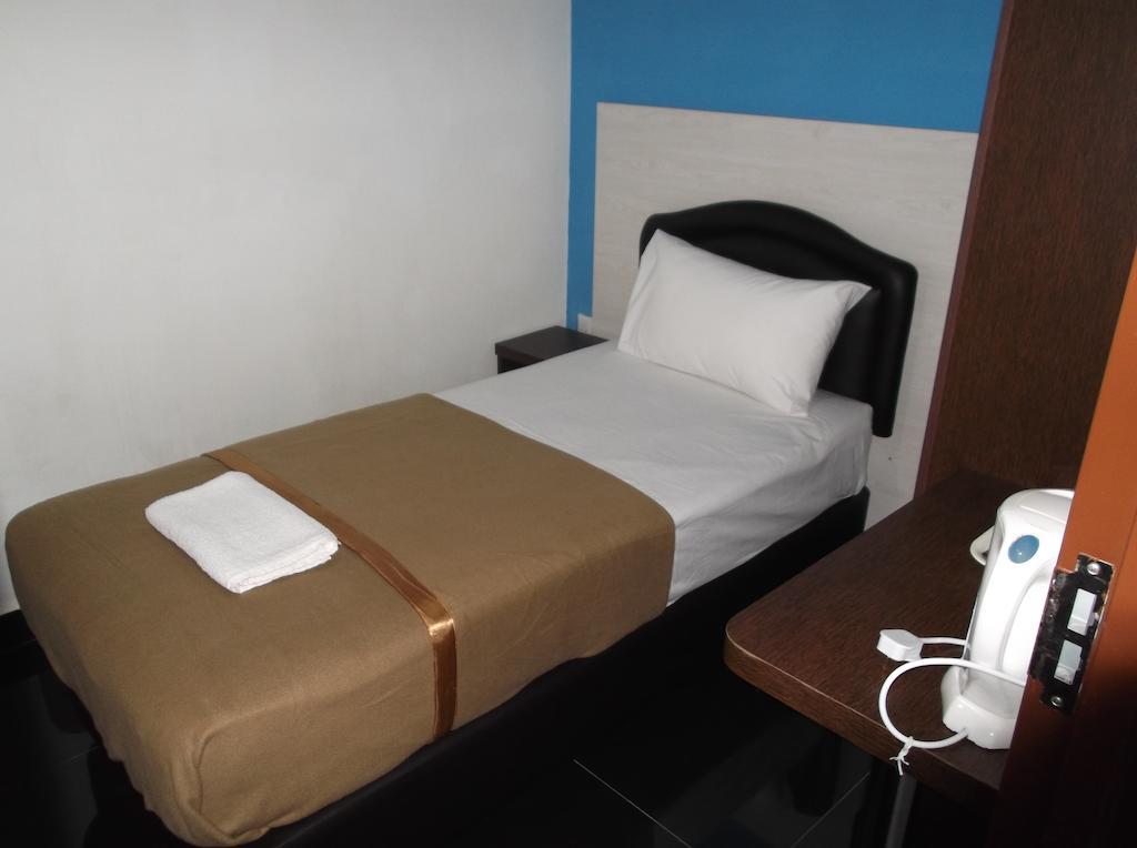 Hotel Bintang Kuala Lumpur Room photo